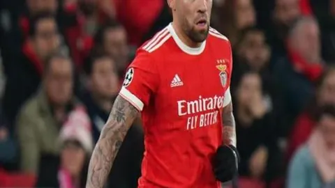 骑士7人得分爆表，横扫灰熊延续16连胜，队史纪录再创新高。